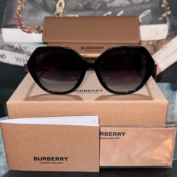 New BURBERRY Vanessa Black Gradient Geometric Ladies Sunglasses 57mm - Picture 6 of 8